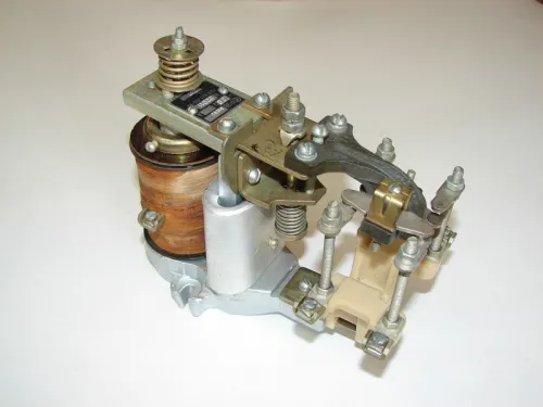 РЭВ 812-220В фото 2